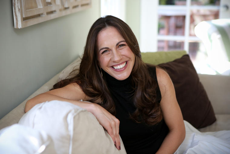 Cassie Holmes | Expert in Behavioral Decision-Making | Author of Happier Hour | UCLA Professor